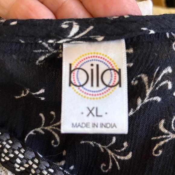 Bila Black and White Floral Blouse XL - Picture 2 of 4